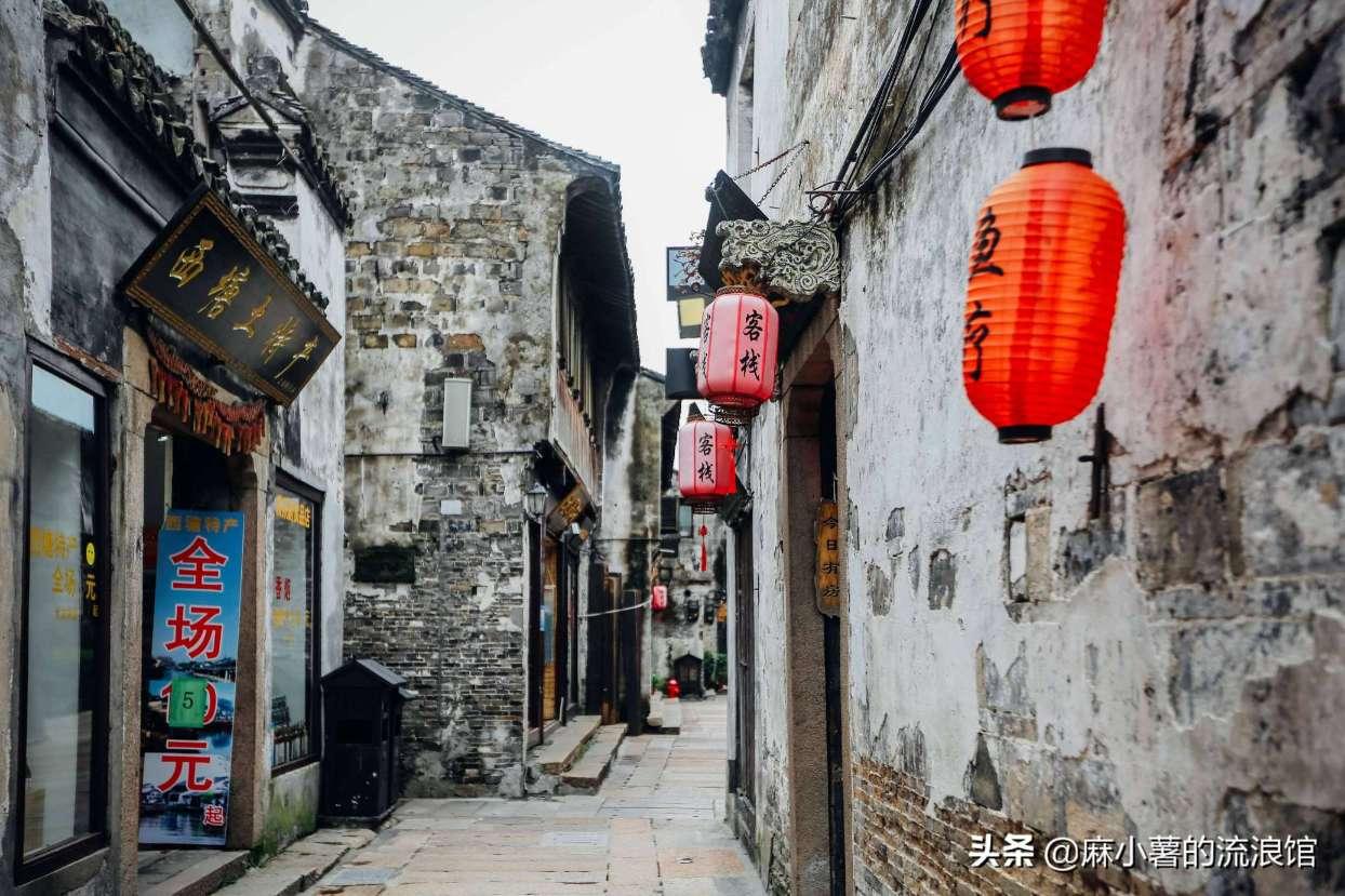 出差的浙江医生机场救人 他却遗憾“如果大家会这个就好了”