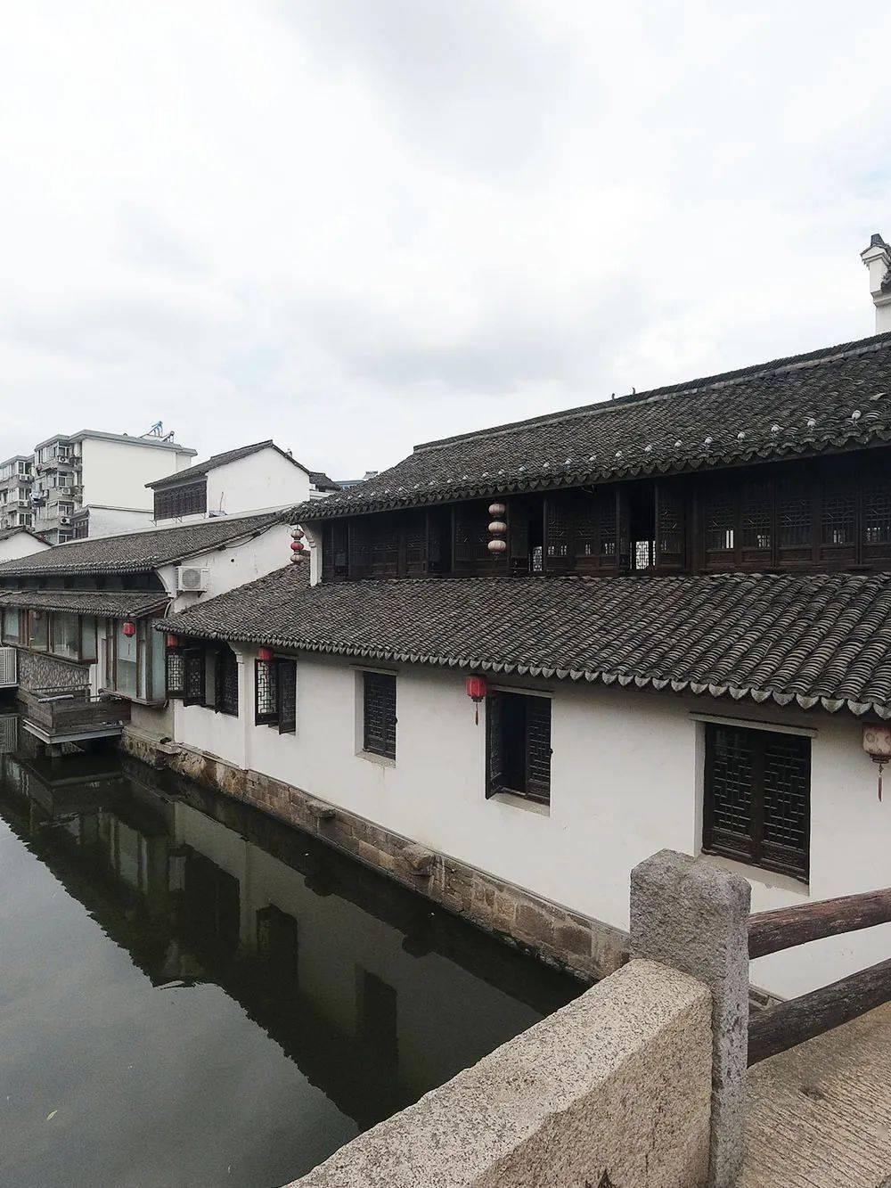 内蒙古赤峰：美林谷滑雪场冬景如画